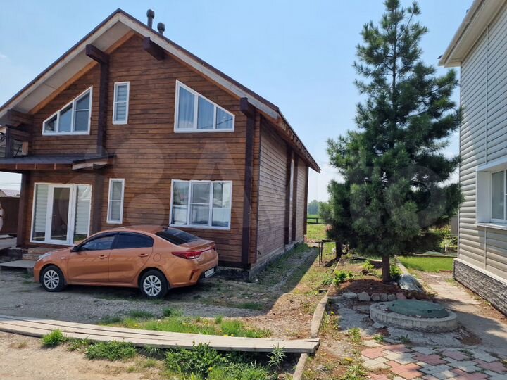 Коттедж 180 м² на участке 6 сот.