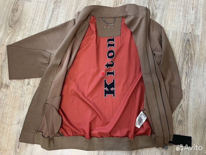 Италия.Фирменный,спортивный костюм Kiton