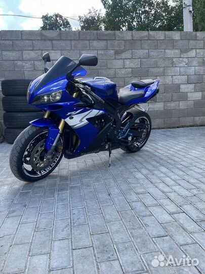 Yamaha r1