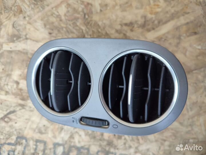 Правый дефлектор печки Vw Tiguan 1