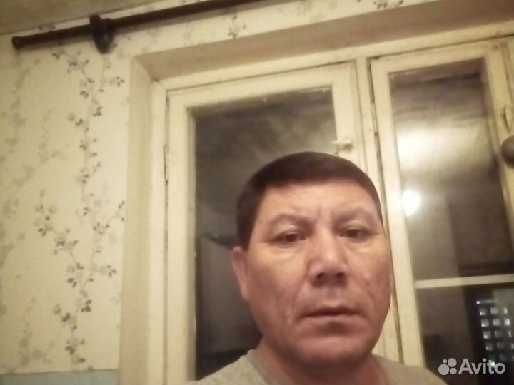 Водитель, работник склада и разнорабочий какой то