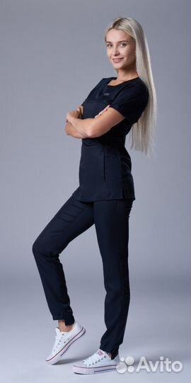 Медицинская блуза и джогеры