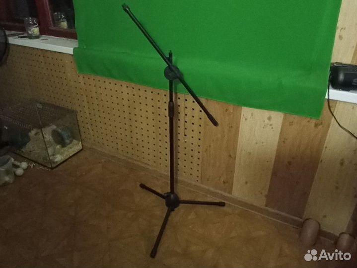 Стойка для микрофона напольная