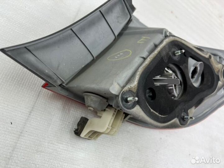 Фонарь наружный задний левый Toyota Camry V50