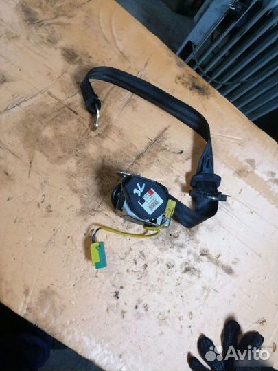 Ремень безопасности задний Porsche Cayenne 955