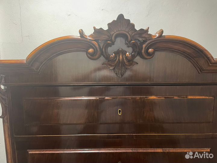 Комод антикварный, 1870 годы