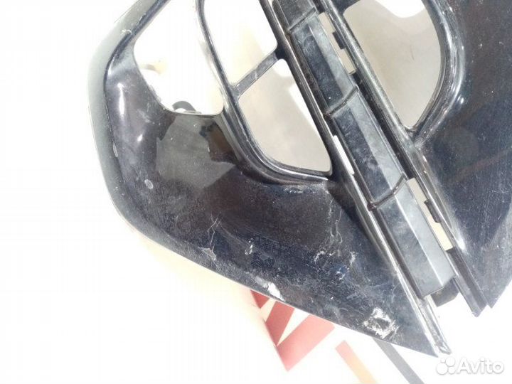 Решетка в бампер правая правая Kia Sportage 4