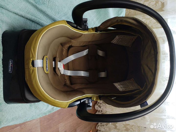 Детское автокресло от 0 с isofix Chicco