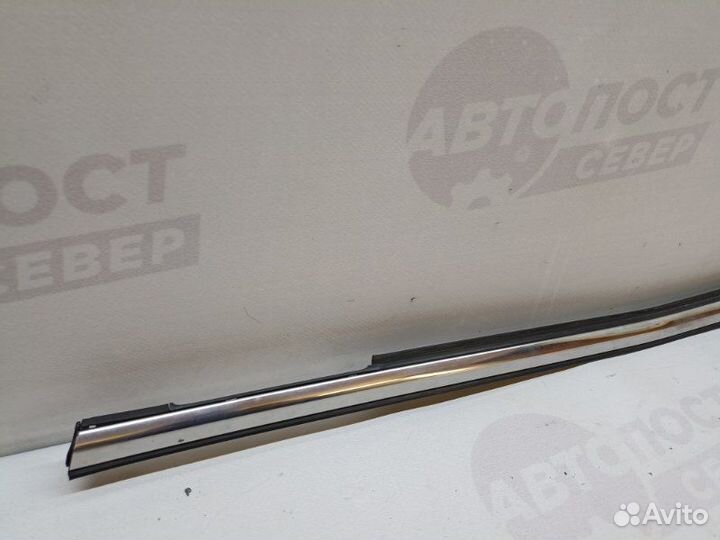 Молдинг стекла задний правый Mazda Cx-7 ER3P