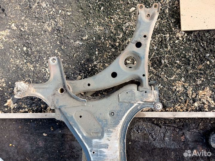 Подрамник от Toyota