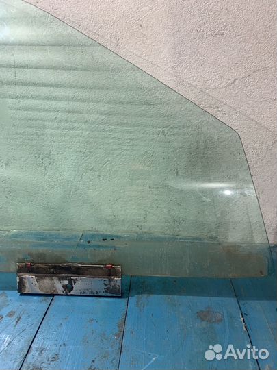 Стекло правое переднее водительской двери bmw e36