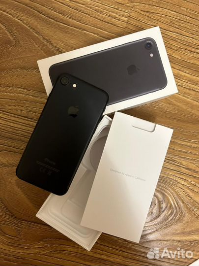 Телефон iPhone 7