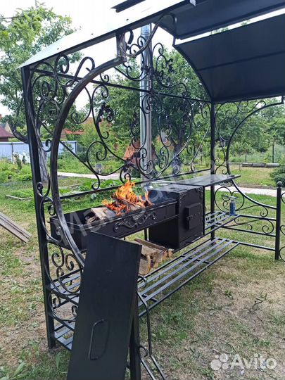 Мангал с крышей