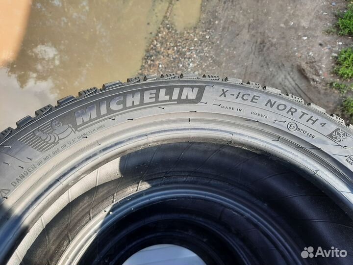 Michelin X-Ice North 4 215/50 R17 95T