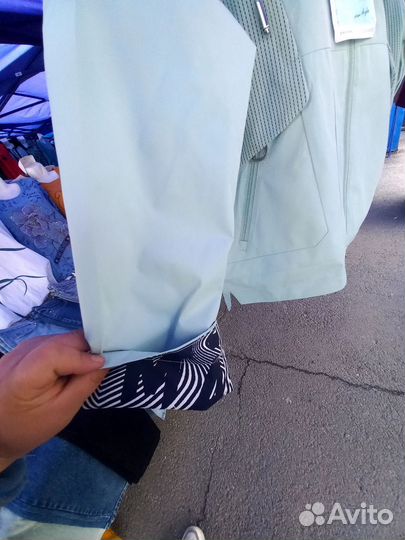 Ветровка женская