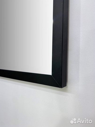 Зеркало в алюминиевой раме 70/70