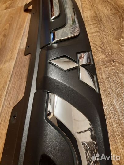 Решетка радиатора Mitsubishi Outlander 3