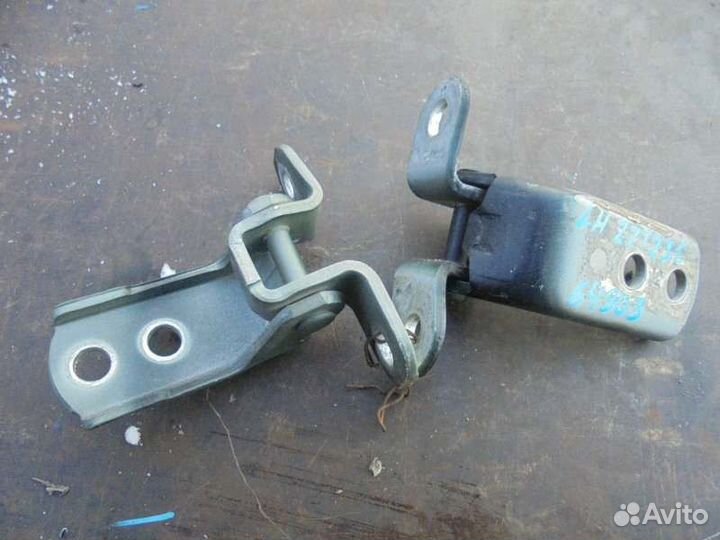 Петля двери левая Toyota Celica ZZT231 2ZZ-GE