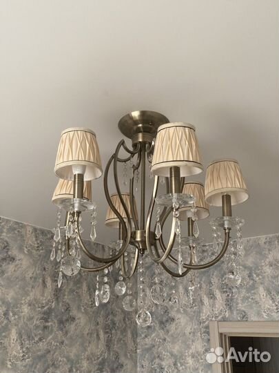 Продам люстру