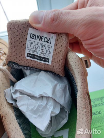 Кроссовки vaneda, оригинал, размер 40