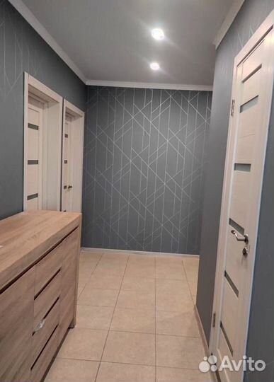 Поклейка обоев и ремонт