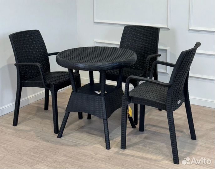 Столы, стулья из пластика на дачу от производителя