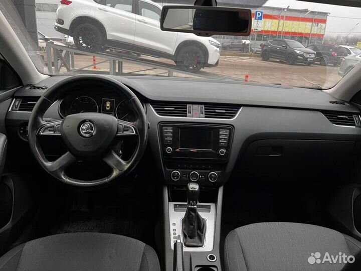 Skoda Octavia 1.6 AT, 2015, 351 506 км