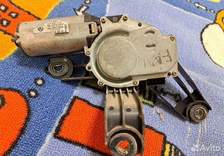 Моторчик стеклоочистителя зад Fabia,Roomster,Yeti