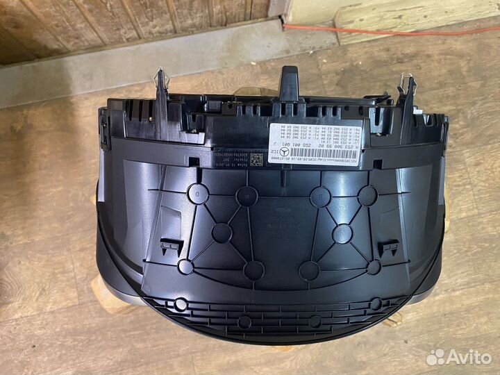 Приборная панель Mercedes-Benz W253