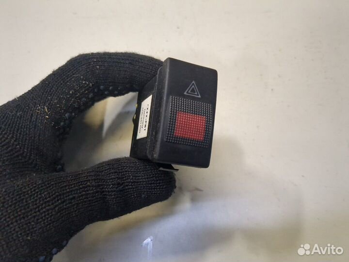 Кнопка аварийки Audi A8 (D2), 1994