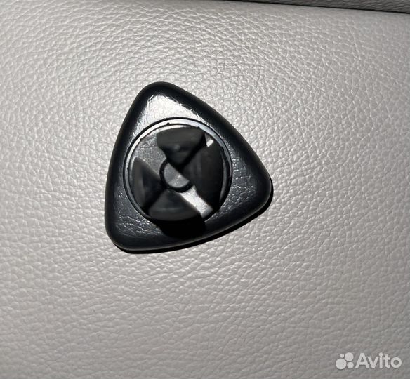 Держатель для телефона в машину