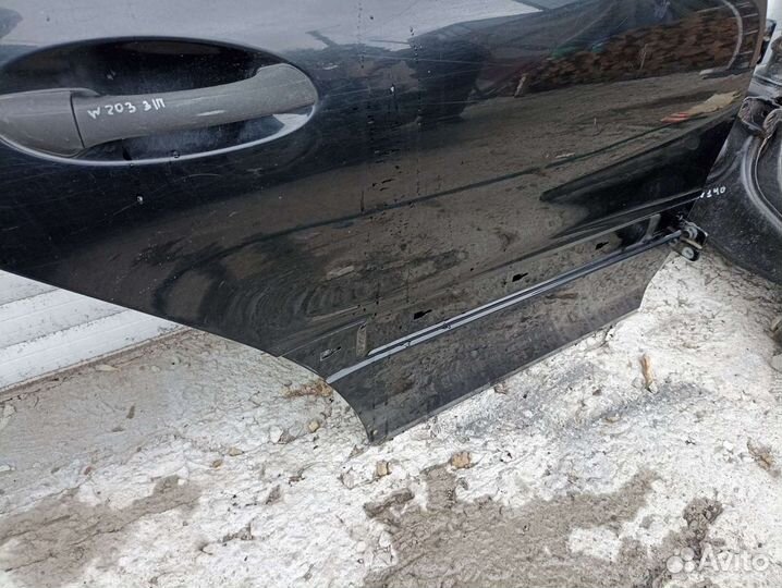 Дверь задняя правая универсал W203 Mercedes Benz