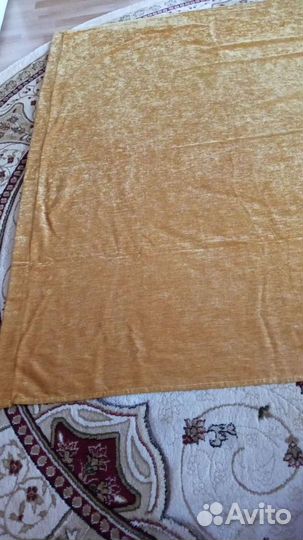 Штора из золотистого шенилла