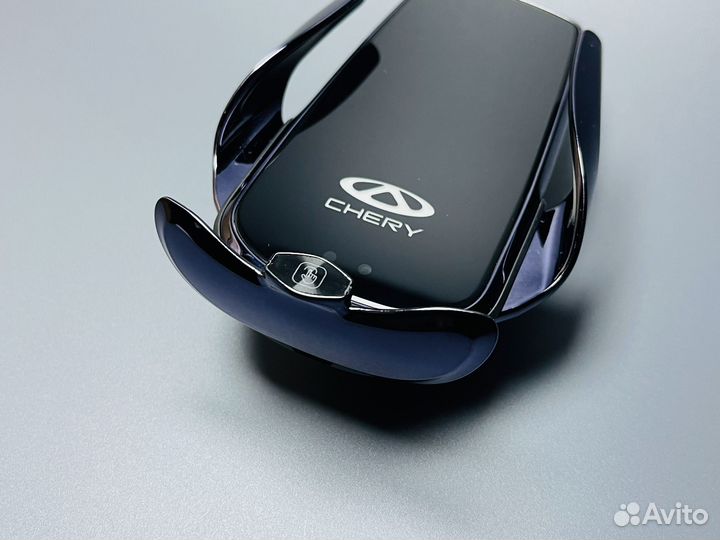 Держатель для телефона в машину Chery