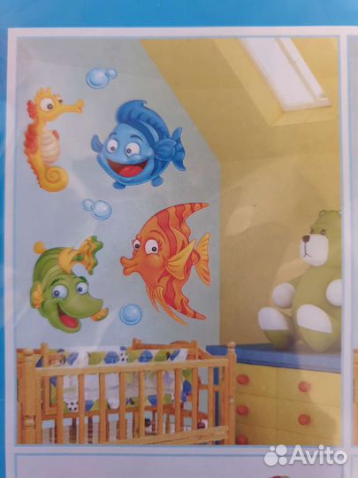 Декоративные наклейки на стену