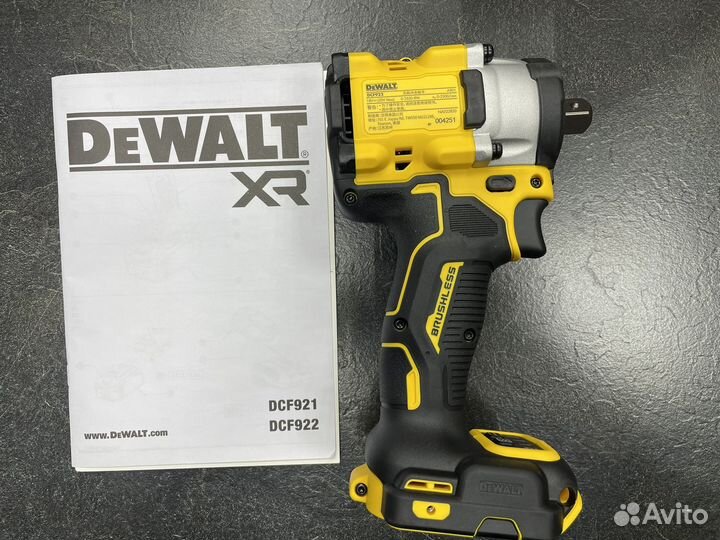 Гайковерт аккумуляторный ударный dewalt DCF922N