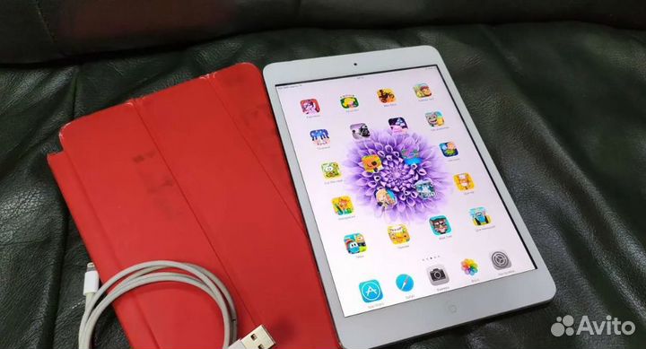 iPad mini на 32GB Wi-Fi (можно вставить сим карту)