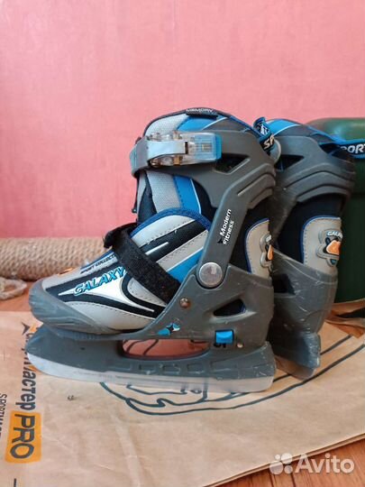 Коньки хоккейные