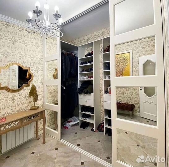 Угловой шкаф