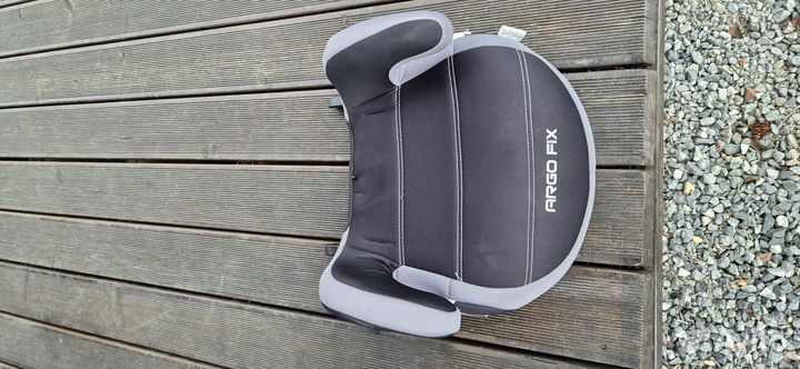 Автомобильный детский бустер с isofix