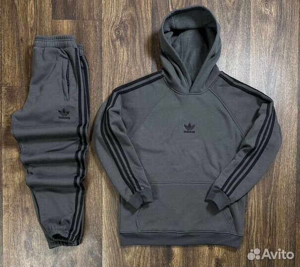 Спортивный костюм Adidas на флисе