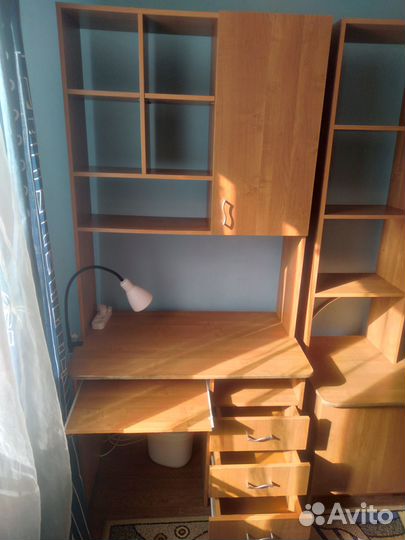 Стеллаж и стол