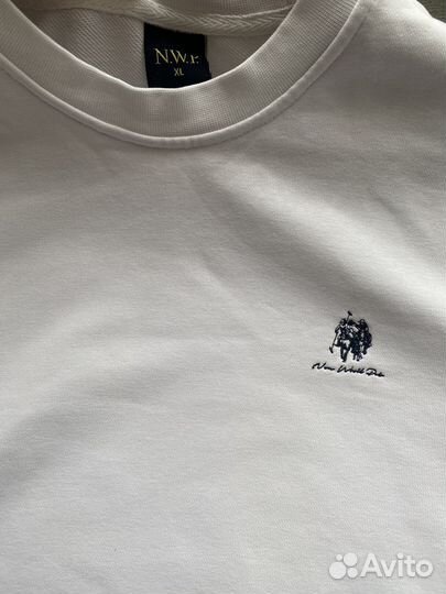 Свитшот мужской белый