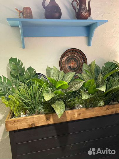 Растения искусственные в кашпо для перегородки