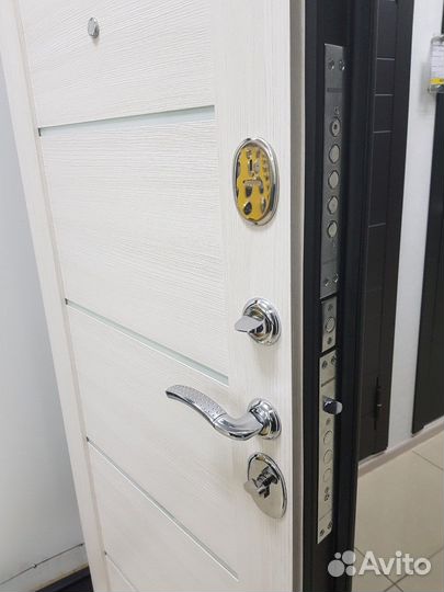 Дверь входная 
