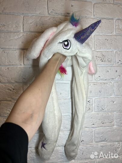 Шапка с двигающимися ушами