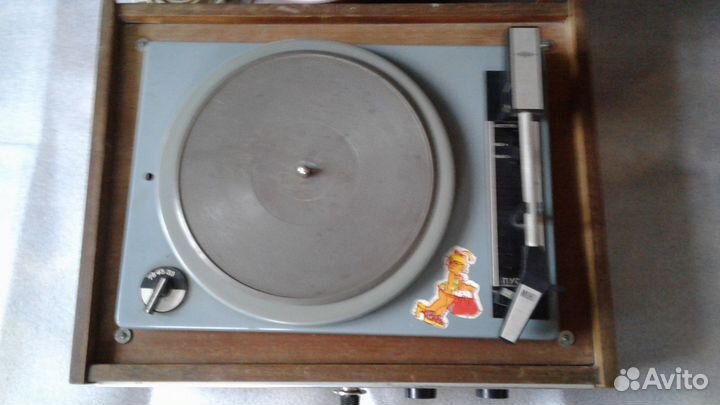 Проигрыватель пластинок 