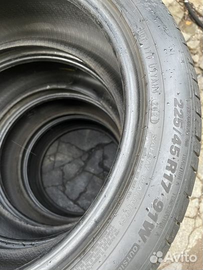 Kumho Ecsta HS52 225/45 R17