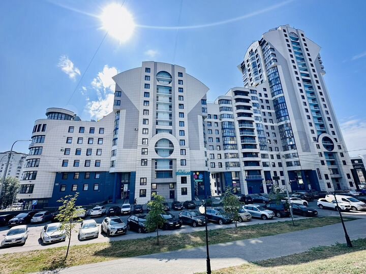 3-к. квартира, 121 м², 14/24 эт.