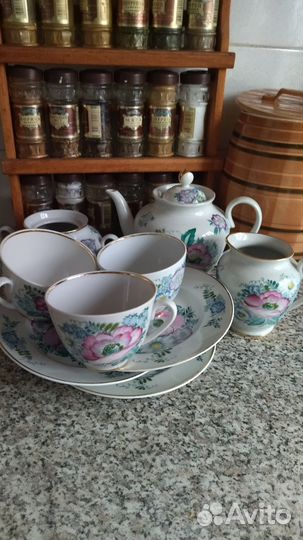 Чайные пары,тарелки,сахарницы